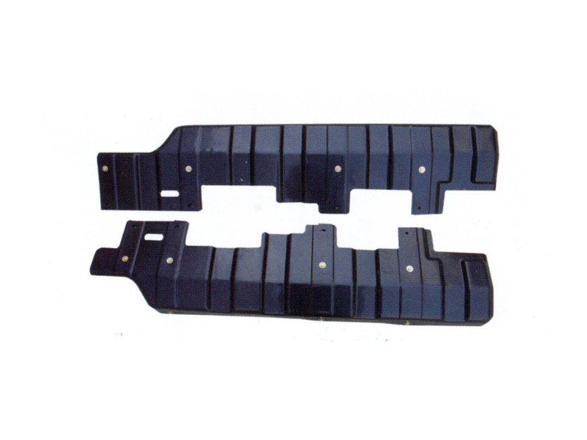 挡泥板坏了一个要全部换吗？