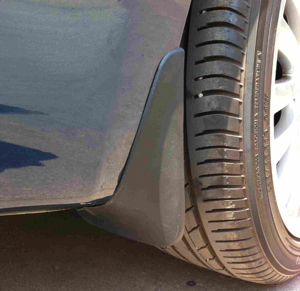 货车防飞溅系统与挡泥板的区别