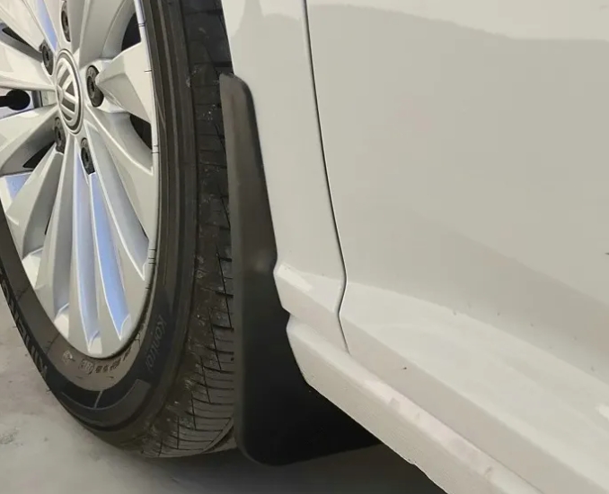 汽车轮子上面的塑料叫什么