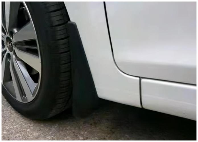 汽车挡泥板作用是什么？